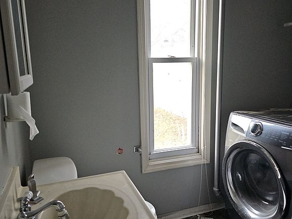 3rd image of 114 Hempstead St