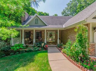 29 Thornton Dr, Mackinaw, IL