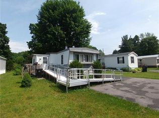 24 Gennis Dr, Rochester, NY 14625