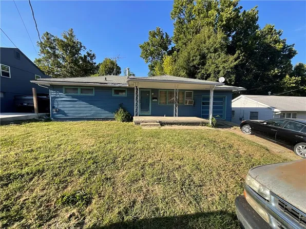 3126 Longwood Ave, Kansas City, KS 66104