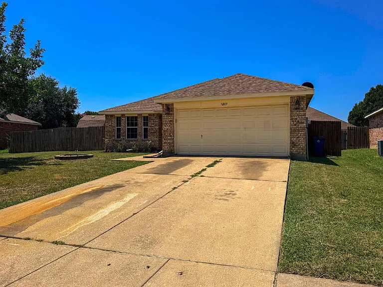 1009 McKavett Dr — Photo 3