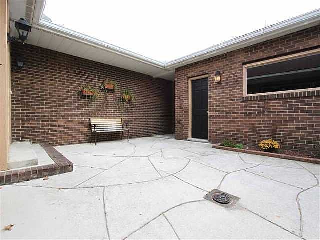 2nd image of 2022 Roanwood Dr