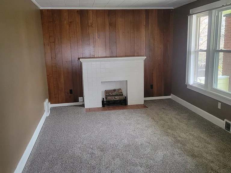 3205 Dewey Pl SW — Photo 2