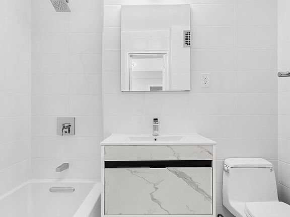 5th image of 15 W 84th St APT 5E