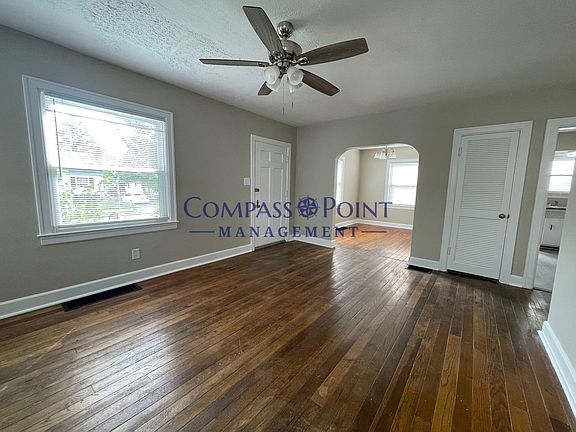 3rd image of 1207 Highland Park Dr