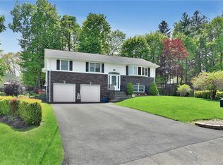 4 Oak Ct, Stony Pt, NY 10980