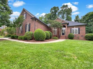 736 Clifden Dr, Matthews, NC 28104