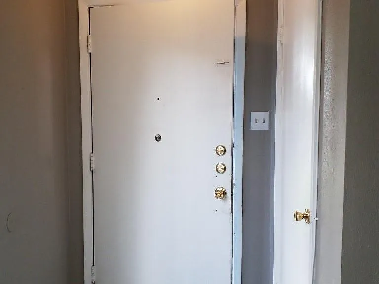 17815 Glenwolf Dr — Photo 3