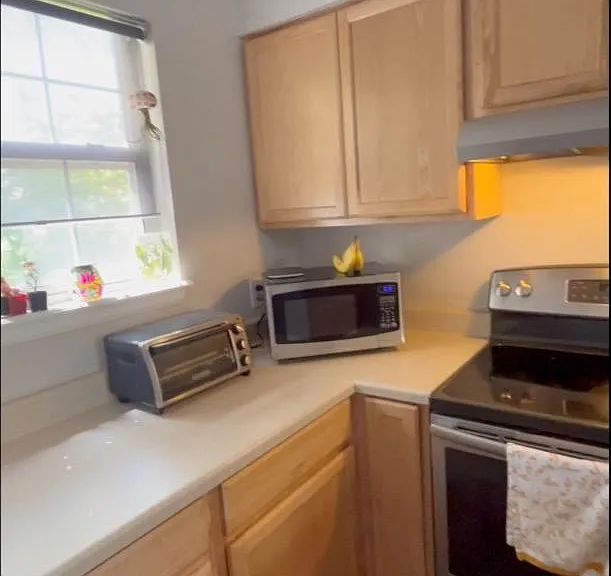 1931 Giltshire Dr — Photo 13