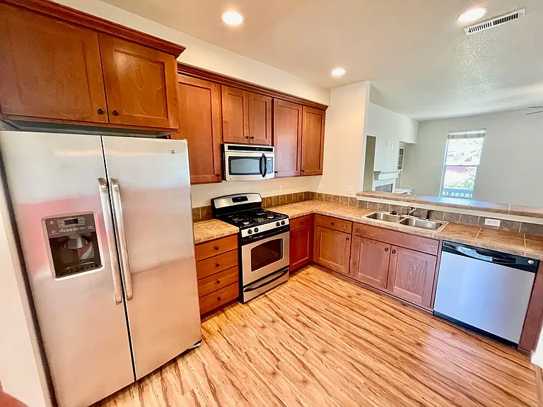 12947 NW Clement Ln — Photo 8