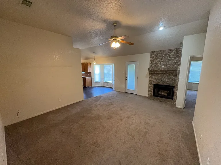 4004 Riverrock Dr — Photo 11