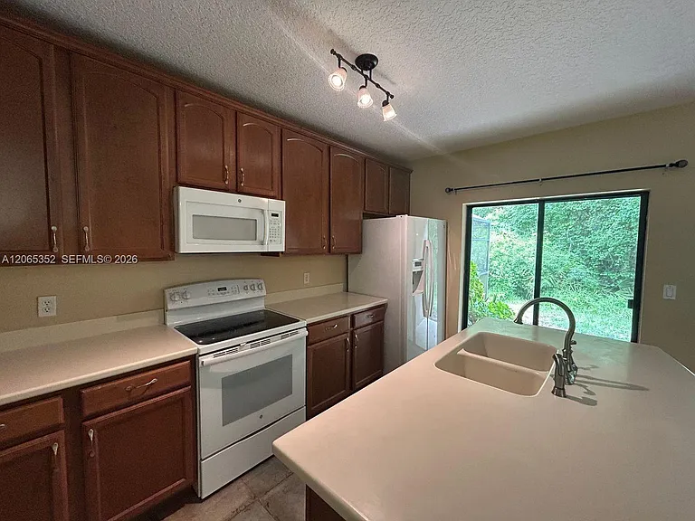 6018 Tivoli Gardens Blvd — Photo 15