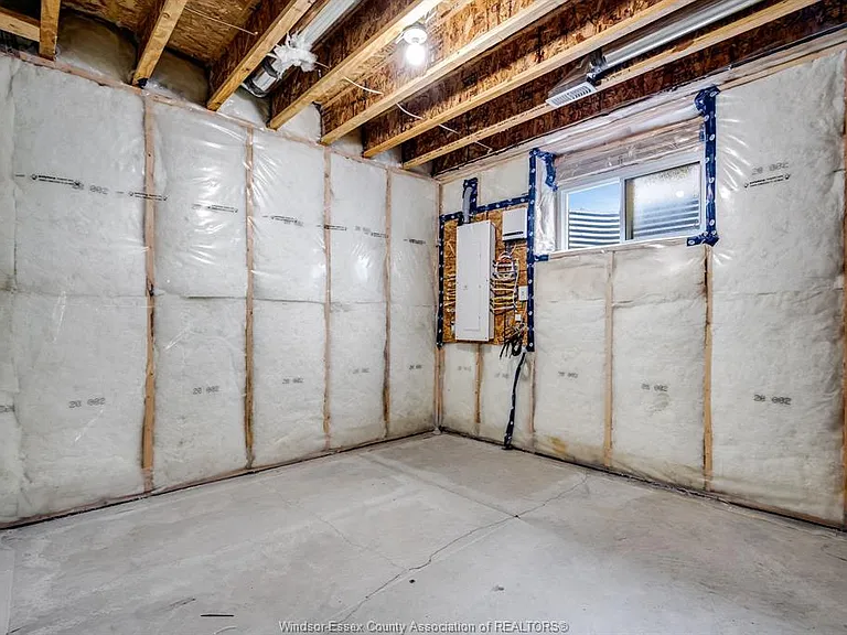 210 Cowan Ct — Photo 40
