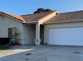 1745 San Simeone Way, Los Banos, CA 93635
