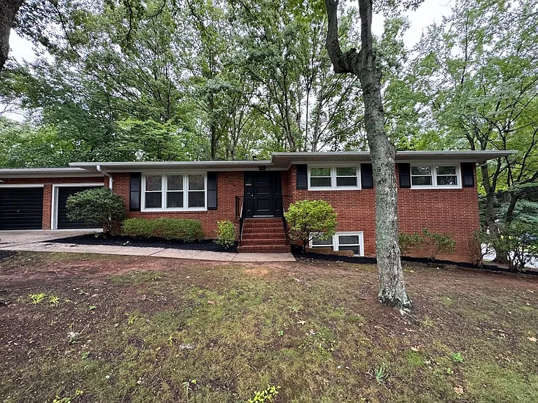 2205 Hathaway Dr — Photo 56