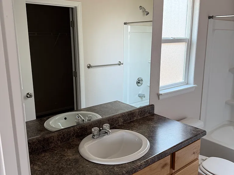 908 W Union Ave — Photo 1