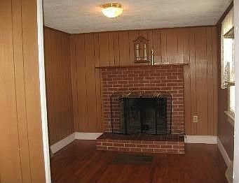 4th image of 7578 Jackson Ave