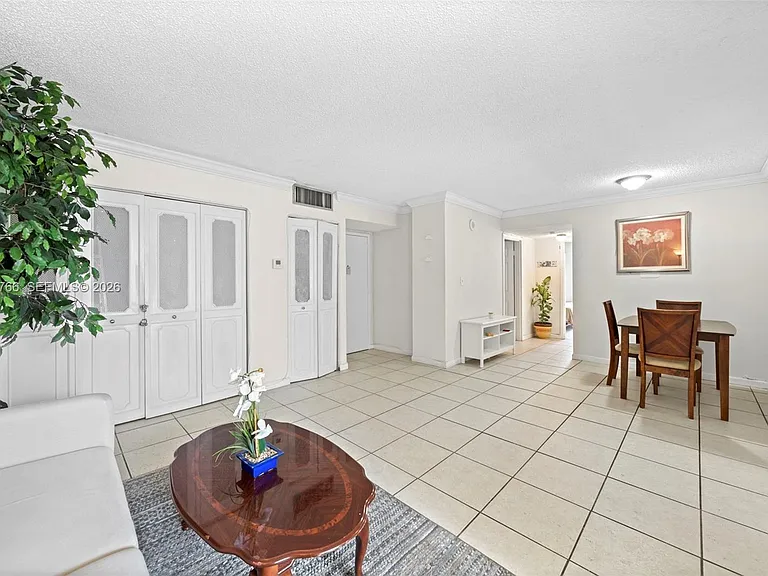 16919 N Bay Rd #821 — Photo 5