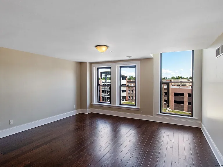 510 Broadway St #3H — Photo 12