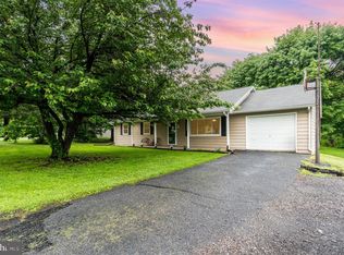 600 W Pine St, Mount Holly Springs, PA 17065