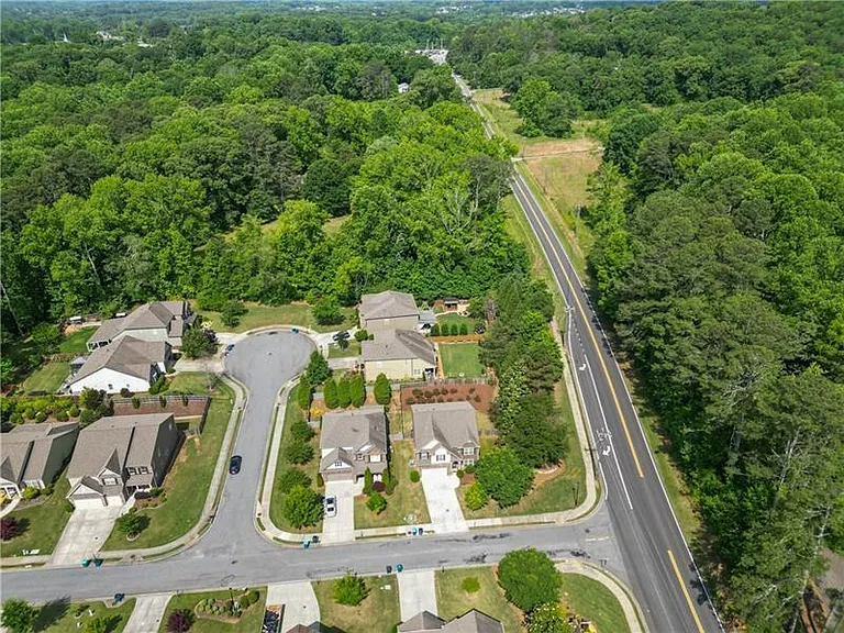 2080 Red Barn Ct — Photo 38