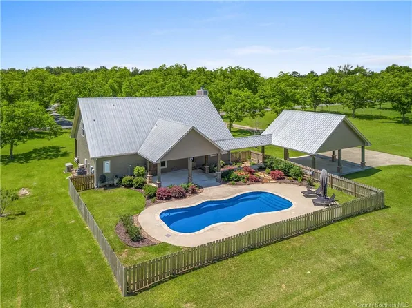 4434 Arnold White Rd, Lake Charles, LA 70611