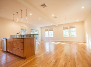 141 Harvey St #1, Cambridge, MA 02140