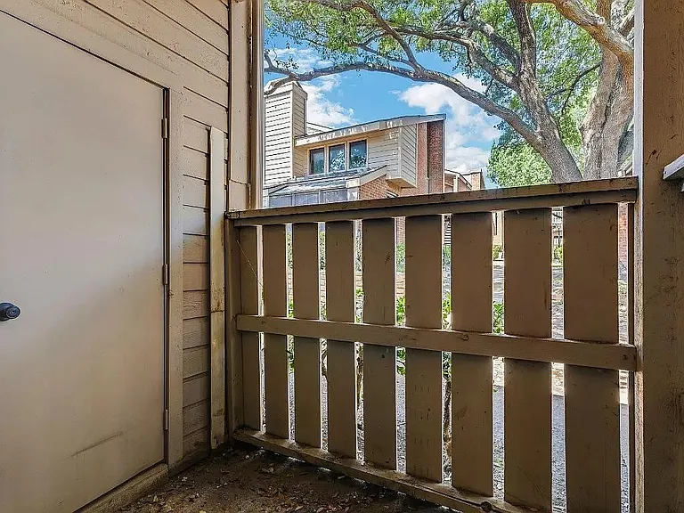 9600 Royal Ln #206 — Photo 10