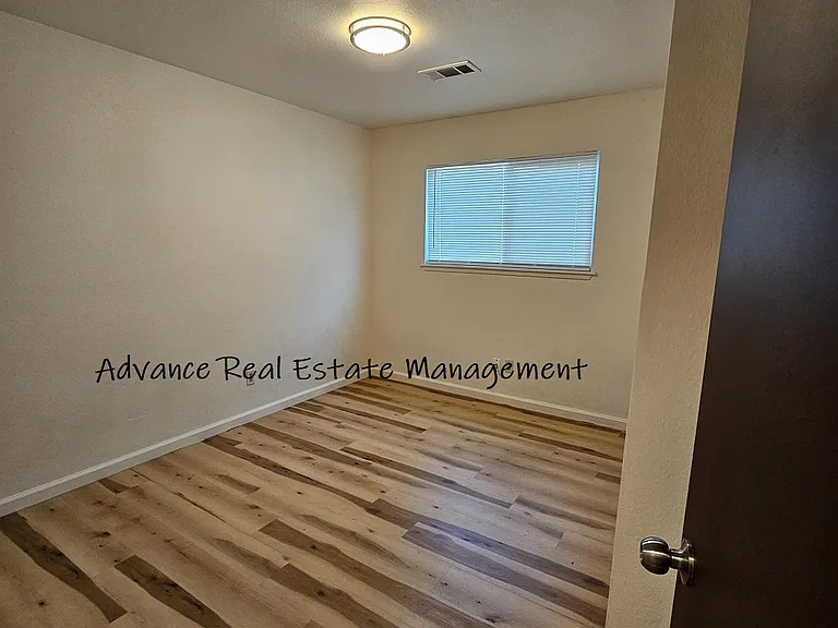 5 Eckert Ct — Photo 12