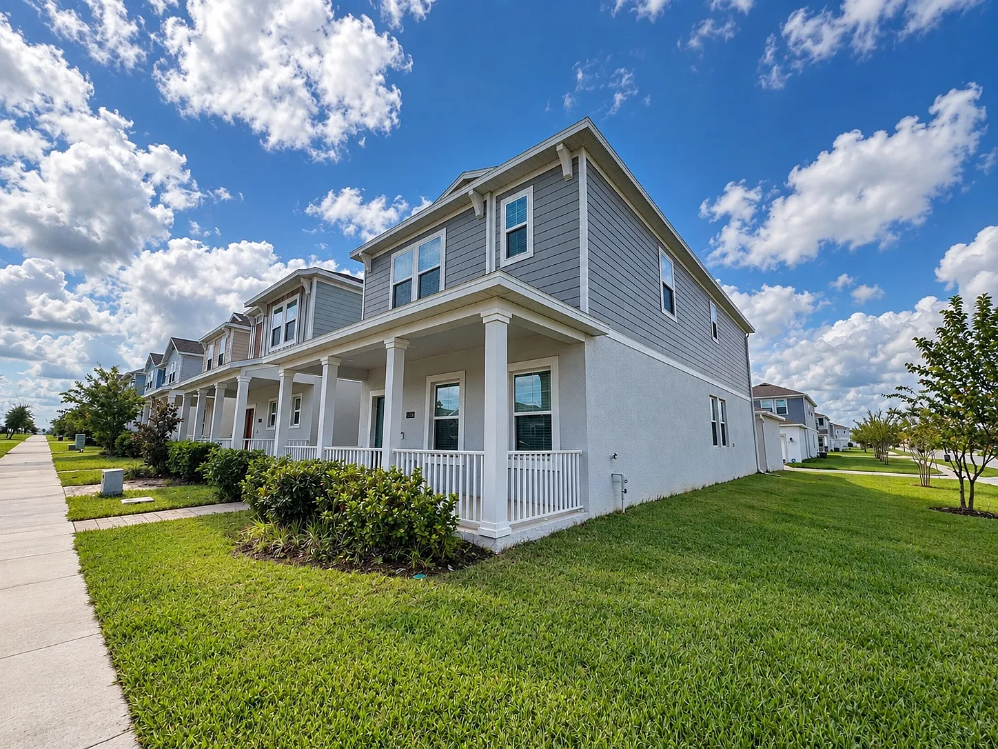 3 bed, 2.5 bath, 2135 sqft, $2,600 — Photo 2