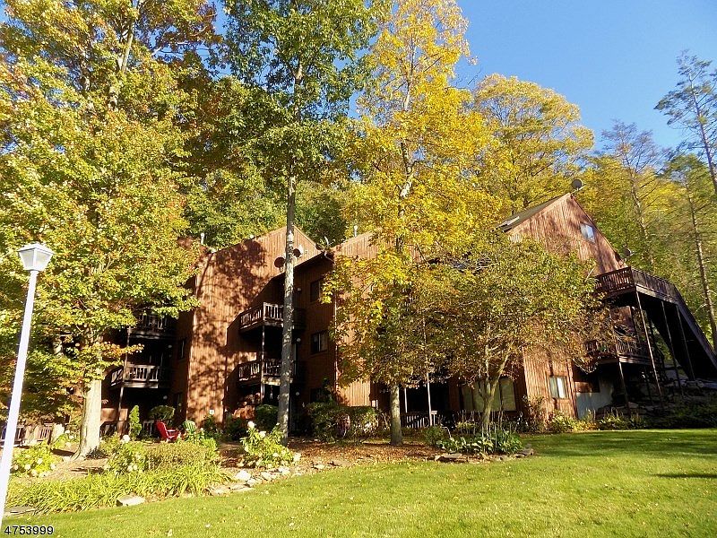 1st image of 9 Augusta Dr Unit 6