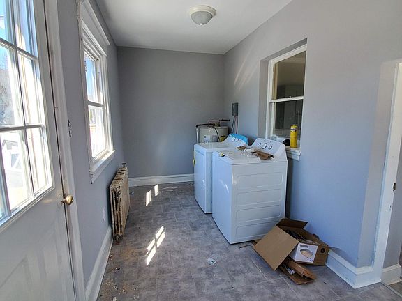 5th image of 1058 Serrill Ave
