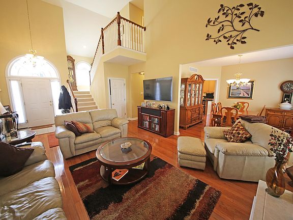 5th image of 3876 E Regents Cir