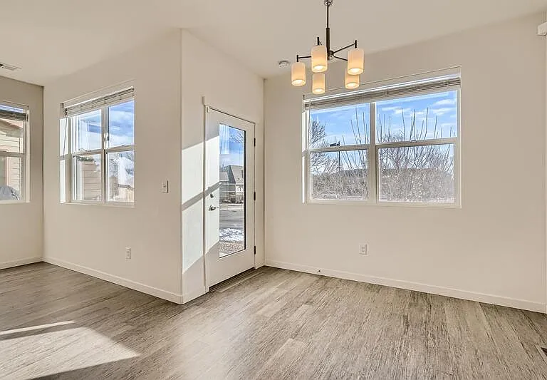 9720 Clermont Ln — Photo 4