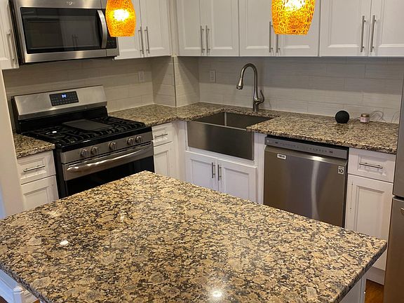 2nd image of 207 Beach Breeze Ln Unit B