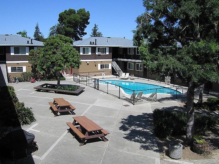 Surrey Square Apartments 1661 Hamilton Ave San Jose CA Zillow