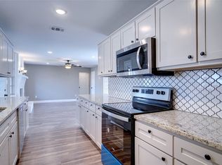 5905 Rosalyn Dr, Watauga, TX 76148