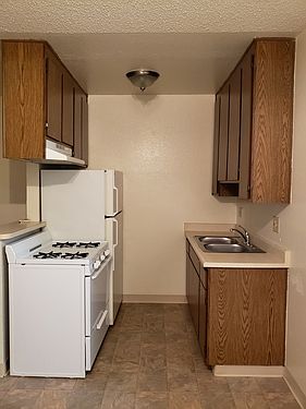 2nd image of 10042 Commerce Ave APT 31
