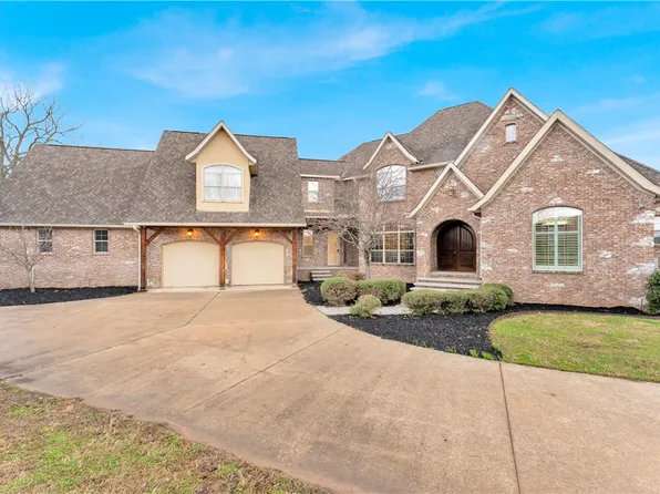 10333 Falcon Crest Dr, Lowell, AR 72745