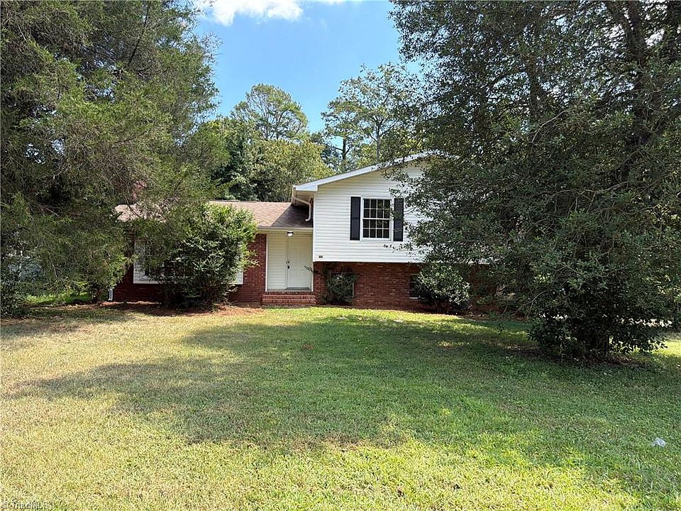 1st image of 2618 Speas Rd