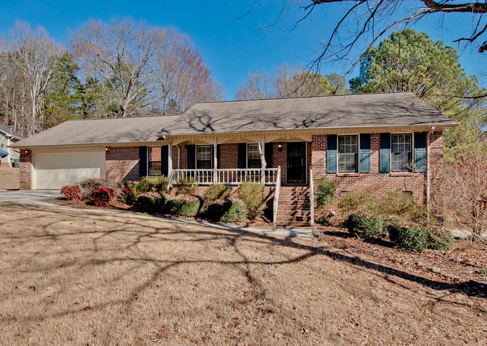 1st image of 611 Versailles Dr SE