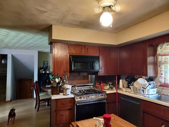 5th image of 1040 Radio Ln