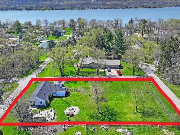 W3816 Lakeview DRIVE, Lake Geneva, WI 53147