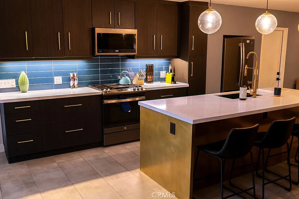 3 bed, 1828 sqft, $3,400 — Photo 4