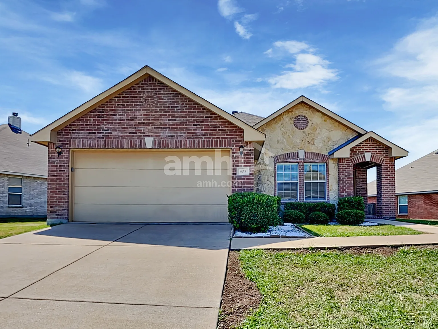 3 bed, 2.0 bath, 1527 sqft, $1,915 — Photo 1