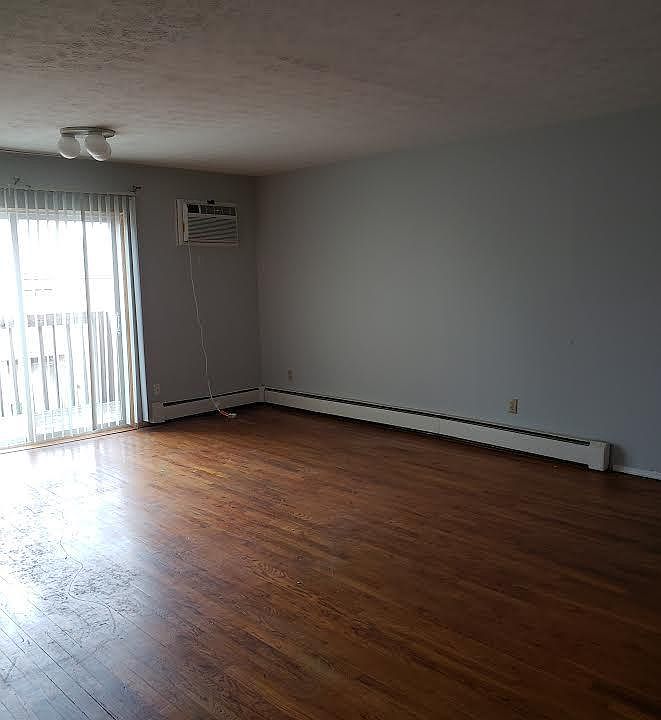 1st image of 4605 Vendome Pl APT 8