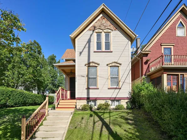 216 E Garfield AVENUE, Milwaukee, WI 53212