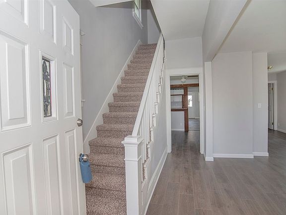 4th image of 1722 W Shannon Ave