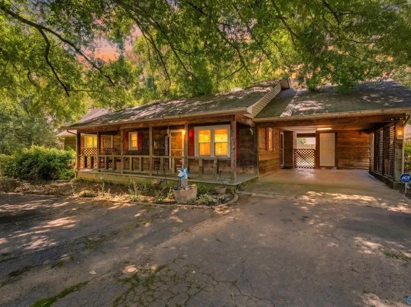 514 Childress Dr, Scottsboro, AL 35769