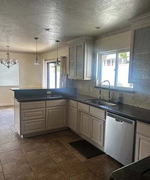 221 Sand St — Photo 8